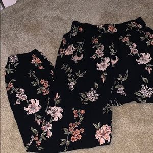womans floral pants